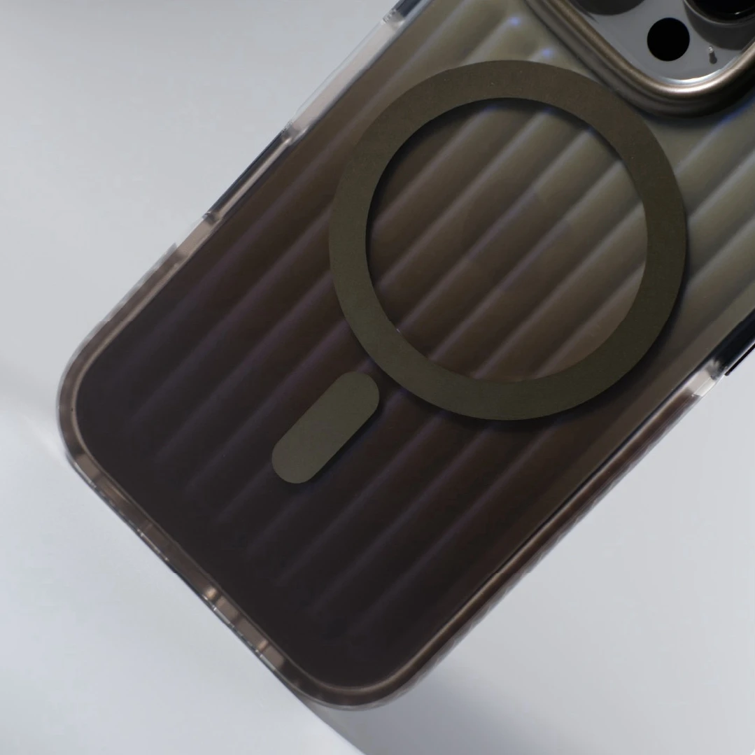 Чехол Magsafe с градиентом и лазерным гофрированным покрытием для iPhone 16 Pro Max