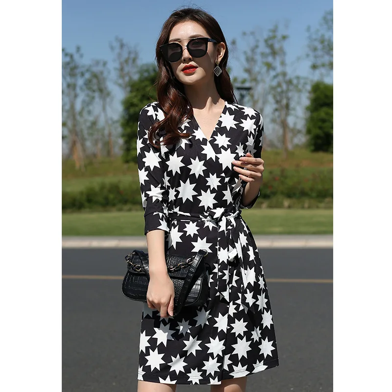 

Wrap dress summer han edition of the new printed black anise star fashion temperament of cultivate one's morality dress