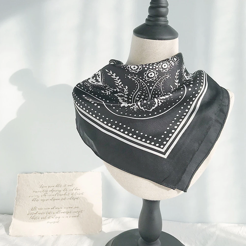 

70cm Paisley Printed Flower Silk Satin Neck Scarves Head Scarfs Bandana Square Hijab Scarf Small Shawls