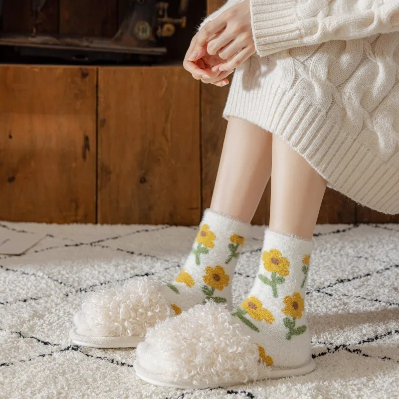 Fashion New Flower Floor Sleep Socks Winter Warm Fluffy Hot Women's Thermal Socks Breathable Cute Fuzzy Millde Tube Socks Set