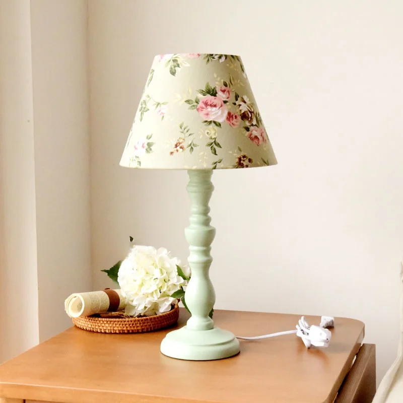 

Простая Светодиодная лампа в Европейском стиле, смешиваемая и сочетающаяся с пасторальной литературой и искусством, комнатное освещение, настольные лампы для гостиной, стол