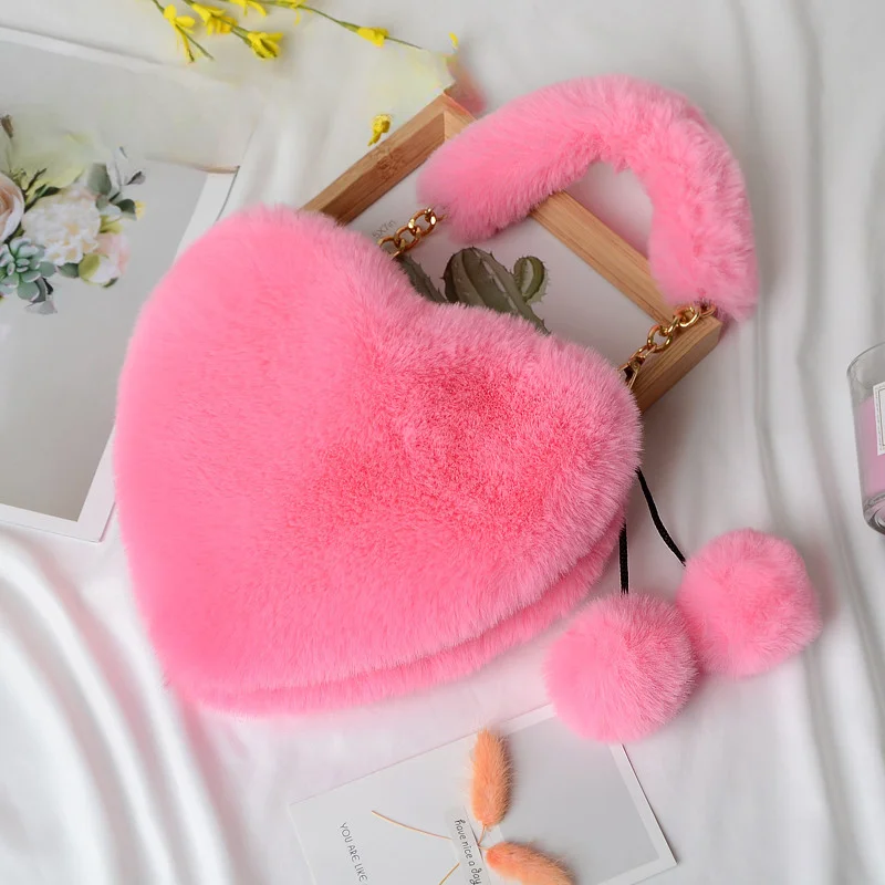 

Faux Fur Winter Women Handbags Cute Plush Ladies Heart Shaped Shoulder Bag Cute Female Clutch Purse Love Handbags Messenger Bag