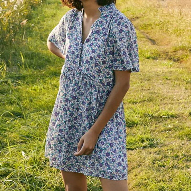 

Retro Temperament Floral Pastoral Style V-neck Dress Loose A-line Mini Skirt High Waist Short-sleeved Dress Elegant Short Robe