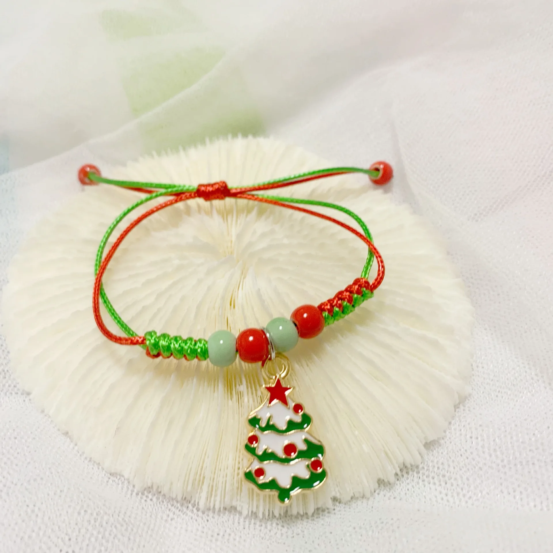 

Fashion Christmas Tree Snowflake Santa Claus Rope Bracelet for Women Couple Handmade Braided String Gloves Box Jewelry Gift 2022
