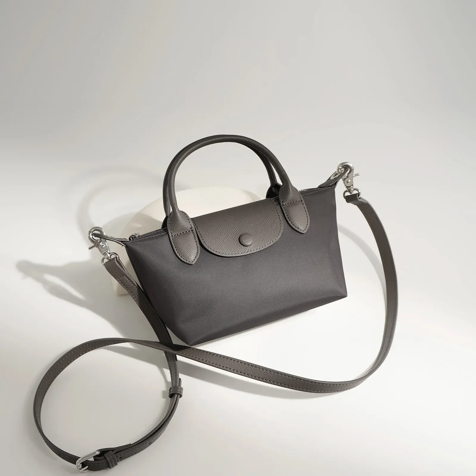 

Waterproof Fabric Hobos bag for women Genuine leather Crossbody Bags Lightweight Nylon handbags for women Daily Use