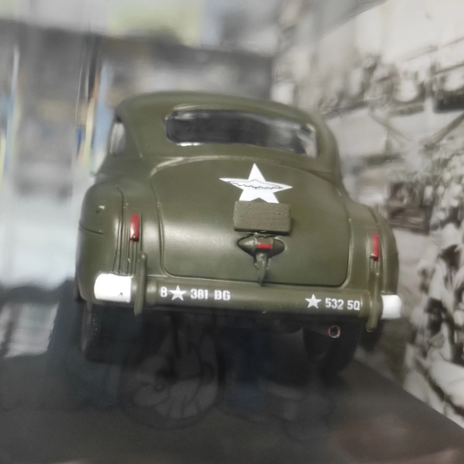 Фото Литая под давлением модель автомобиля из сплава IXO в масштабе 1:43 DeSoto Deluxe 4D Sedan 1941 г. №3