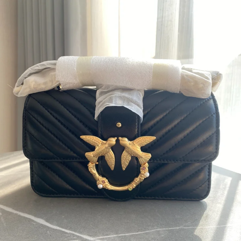 

Women's luxury bags Branded bags Clutches Shoulder bags Evening bags