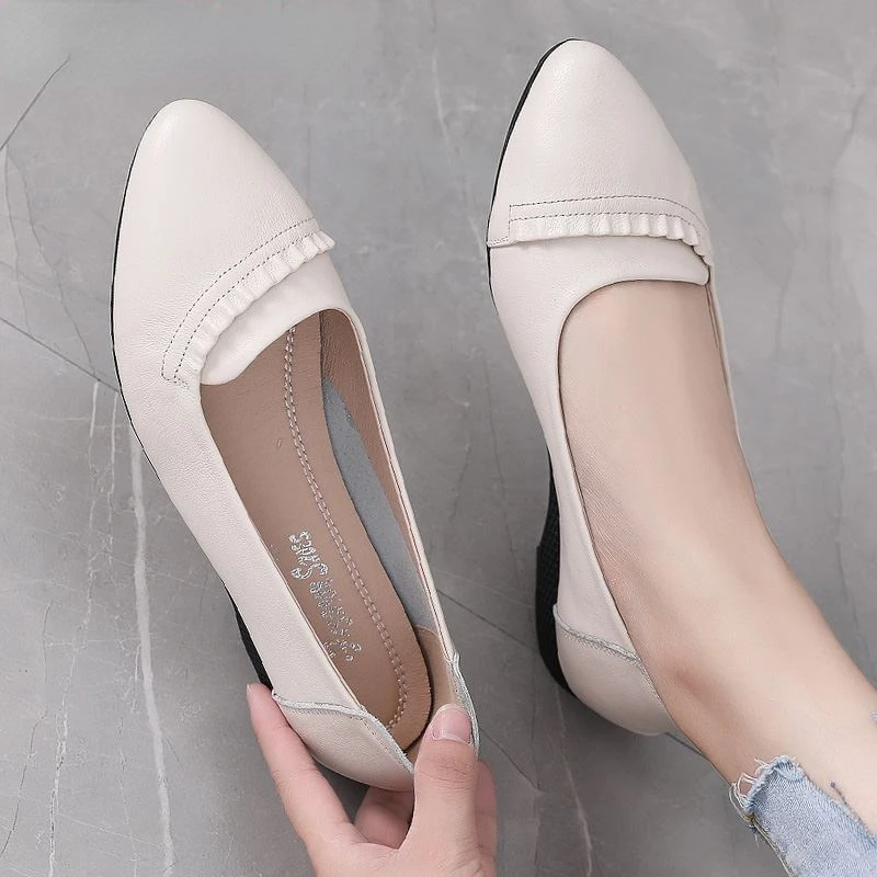 

Женская Повседневная обувь из натуральной кожи, новинка весны 2022, легкие туфли на мягкой подошве для мам, обувь на плоской подошве больших размеров 35-43 для женщин