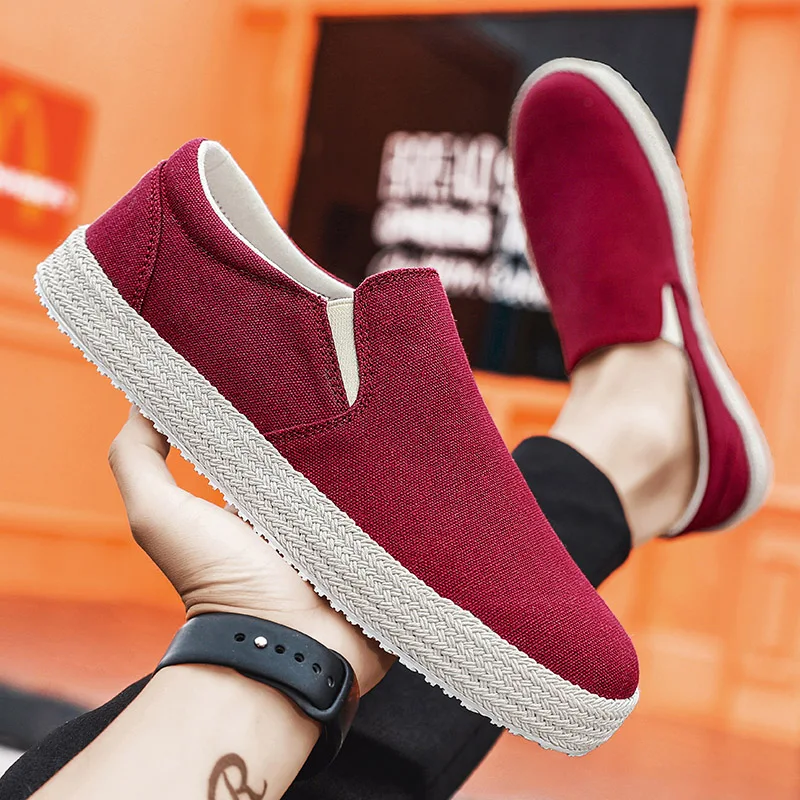 

Summer Black Slip on Men Flat Casual Cloth Lazy Shoes Students Breathable Red Canvas Lofers Vulcanize Fisherman Footwear