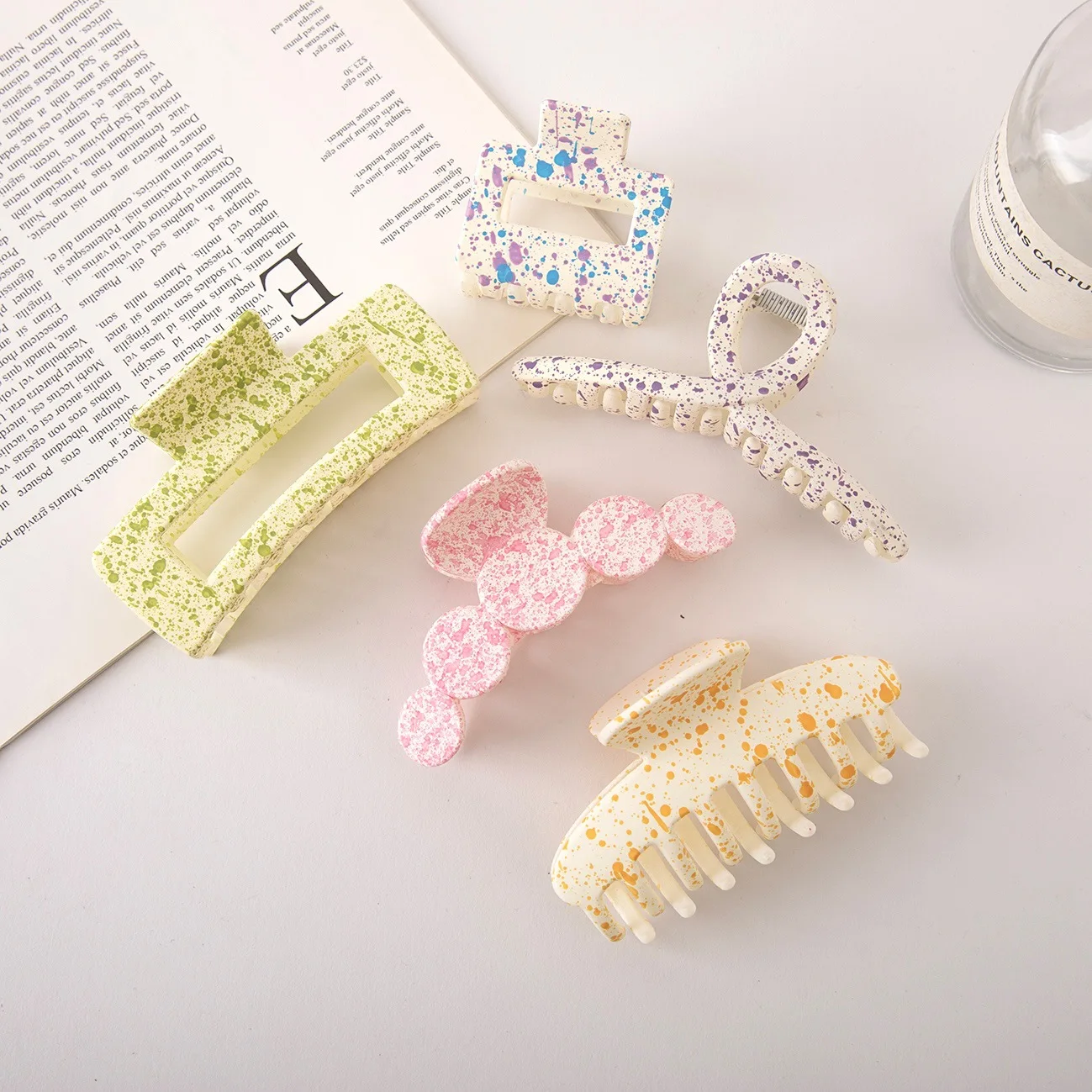 

2022New French Head Hairpin temperament Retro Color Hair Claw Headdress Hairpin Shark Clip accessory