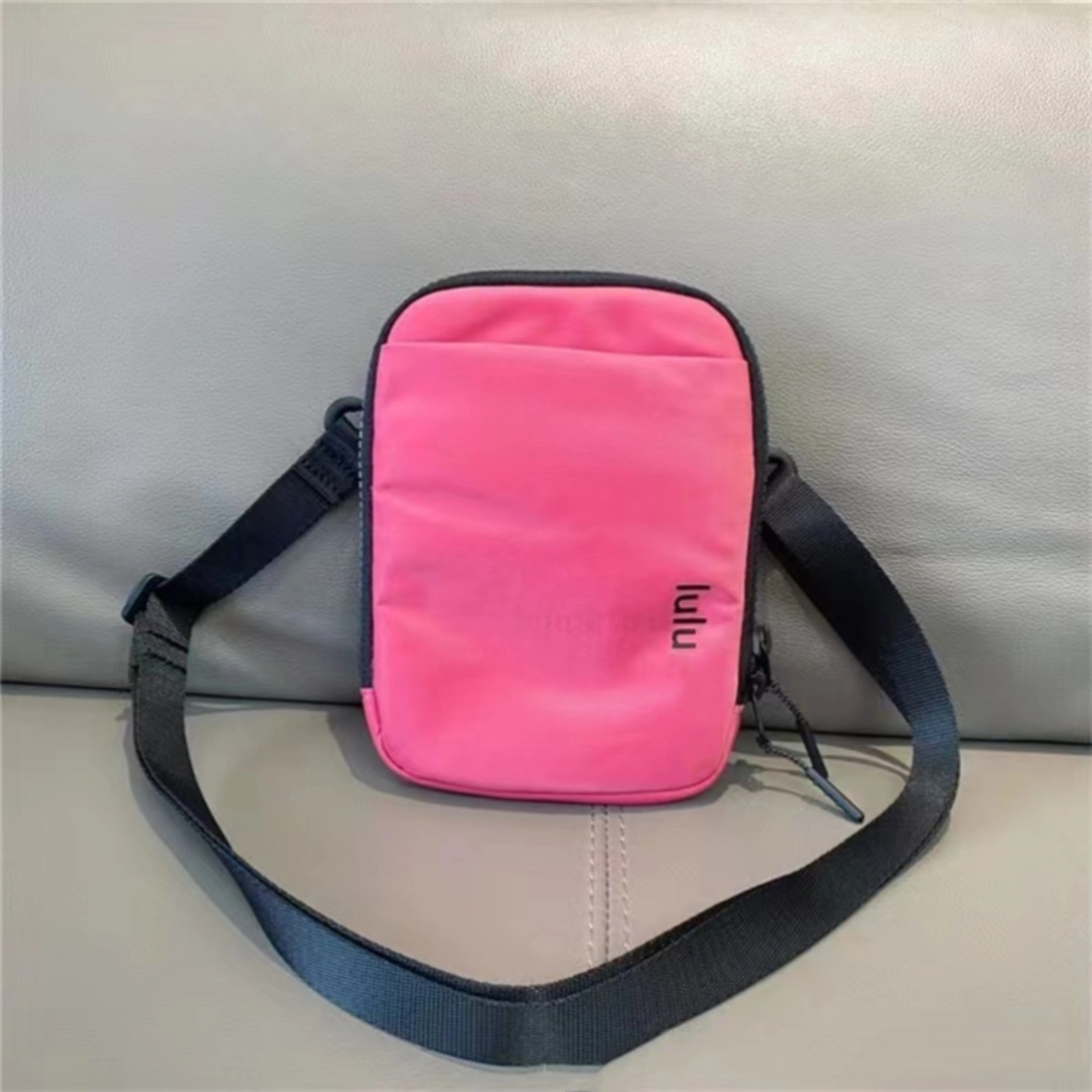 NWT Luluwomen Sports Running Waistpack 1L Daily Commuting Keys Phone Storage Bag Sports Leisure Adjustable Strap Crossbody Bag