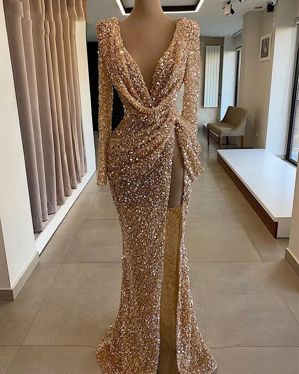 

Dubai Gold Sparkly Sequin Evening Dresses 2022 Sexy V-neck Slit Long Sleeve Mermaid Prom Party Gowns Robe De Soirée Femme