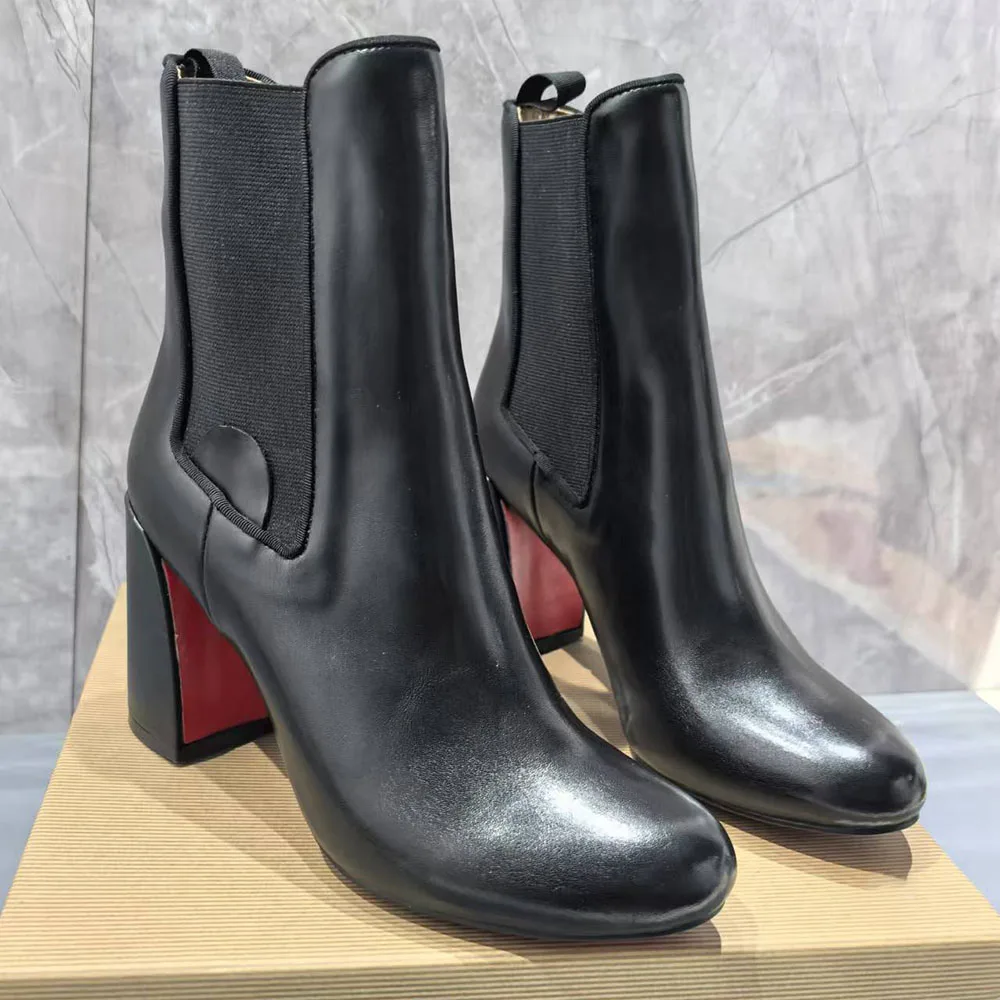 Черные ботинки на массивном высоком каблуке с круглым носком женские из