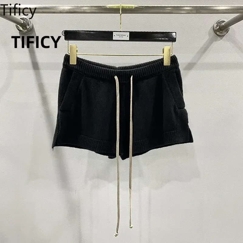 Женские трикотажные шорты в рубчик Dark RO удобные шерстяные повседневные черного и