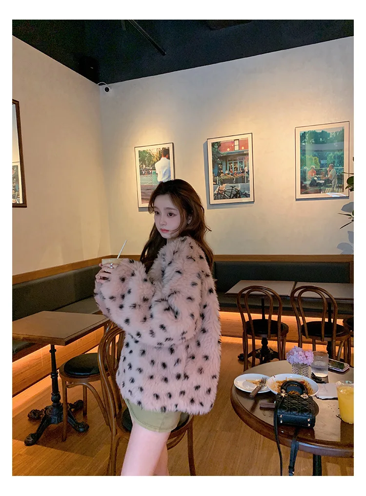 Lamb fur and fur integrated grain V-neck thickened coat for women