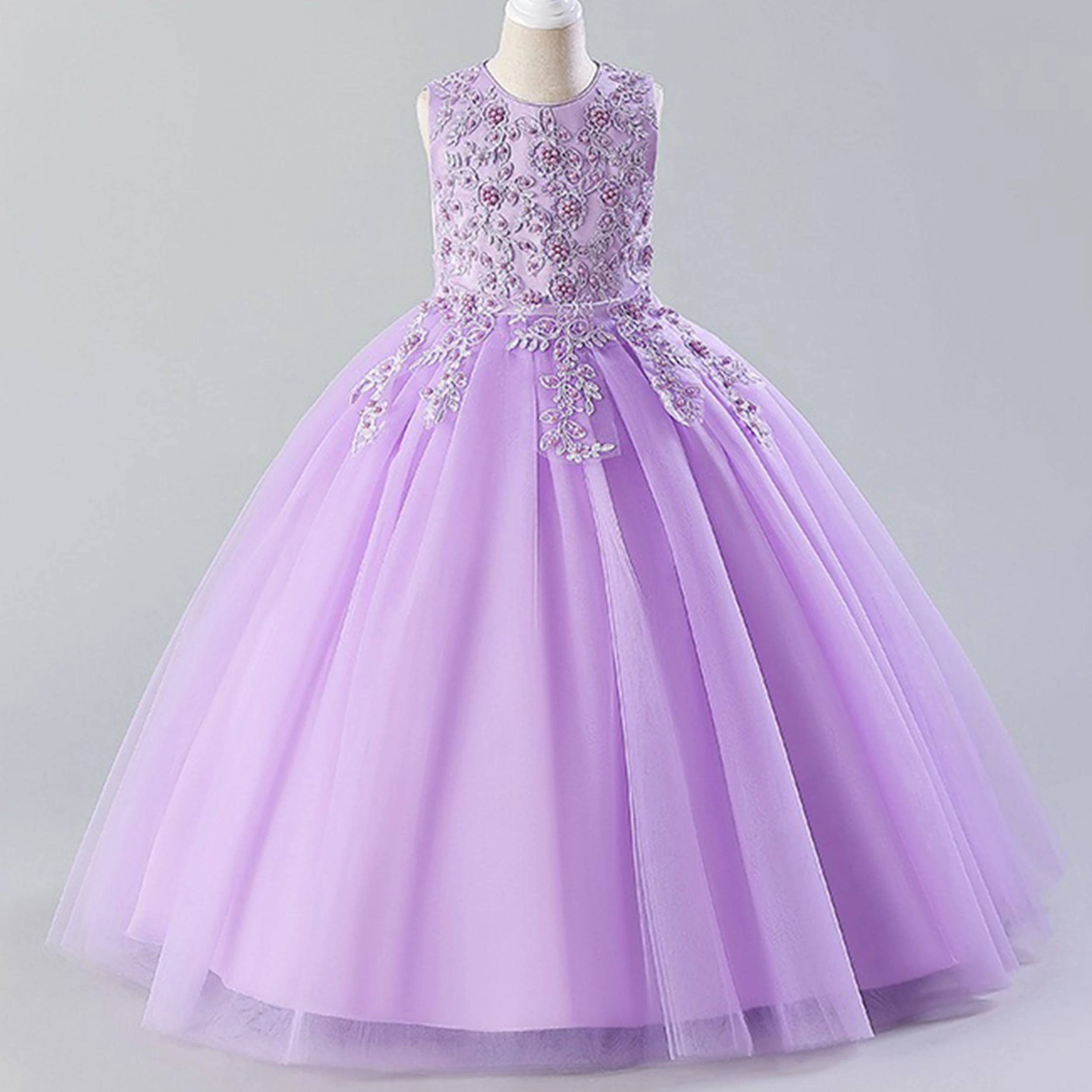 Женское кружевное платье с вышивкой в виде цветов