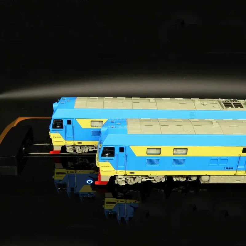 Модель поезда SINOMODEL Tianchao DF4E дизельный локомотив с тяжелыми звеньями 21-контактный