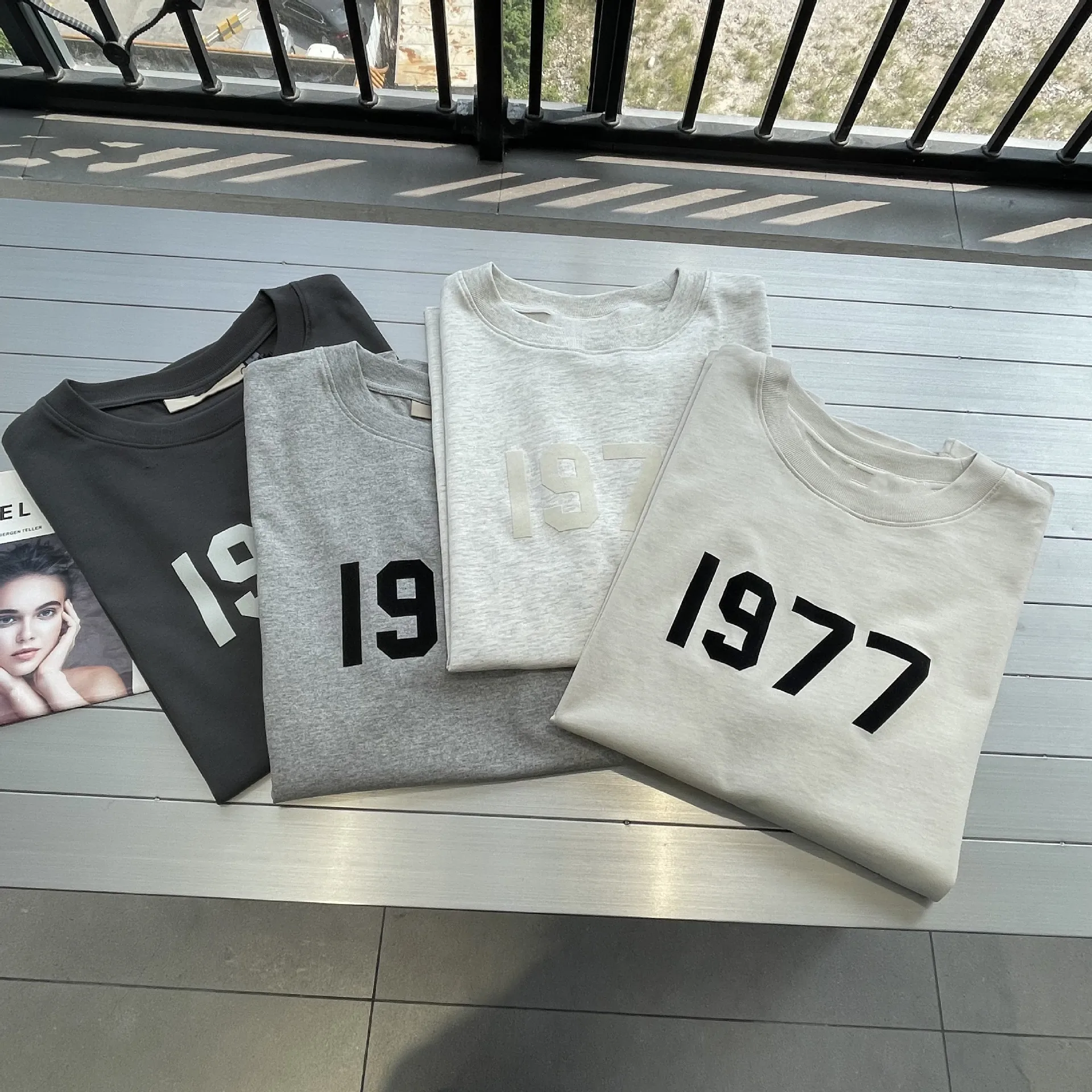 

Street Fashion T-shirt Men Women 1977 Summer Tees Designer Fashion Short Sleeve Black Stone Streetwear Cotton Trend Casual Top