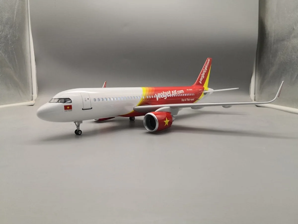 Фото Распродажа 1:80 47 см из смолы с колесами и светодиодной подсветкой Самолеты Airbus A320neo Vietjet Air Toy Модель самолета 320 Вьетнам №4