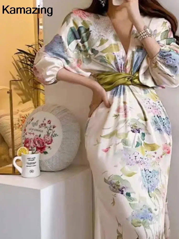 Женское облегающее платье с цветочным принтом V-образным вырезом и