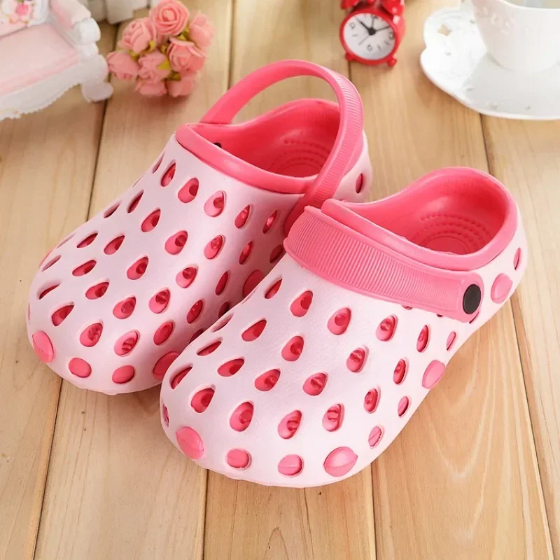 

2023 Croc Summer Hole Shoes Women Men Fashion Outdoor Cute Sandals Couple Soft Bottom Non-Slip Beach Slippers EVA Baotou Clogs