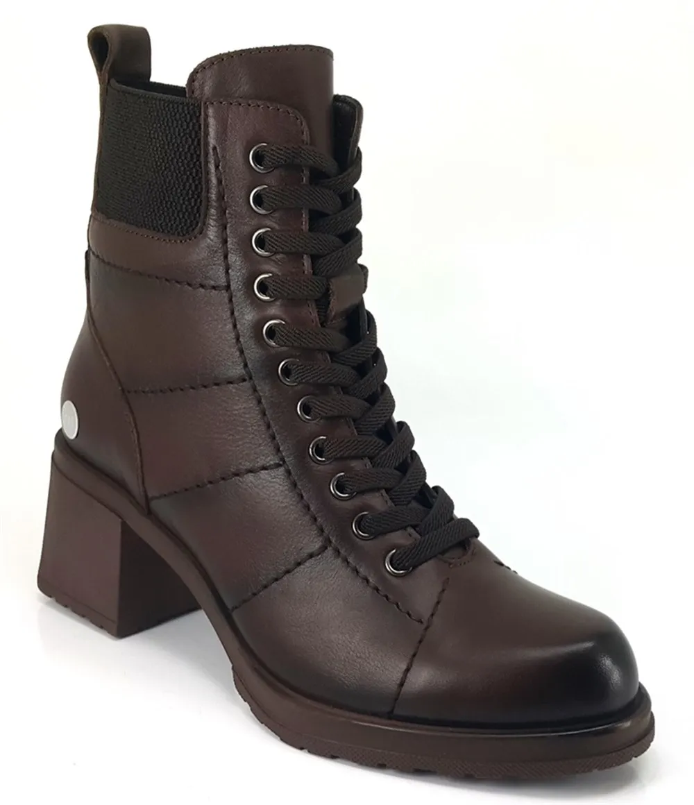 

2022 Trend Yeni Sezon Model %100 Deri Ayakkabı İle Kişiye Özel ve Rahat Kahverengi Mammamia 1140 Günlük Bayan Bot