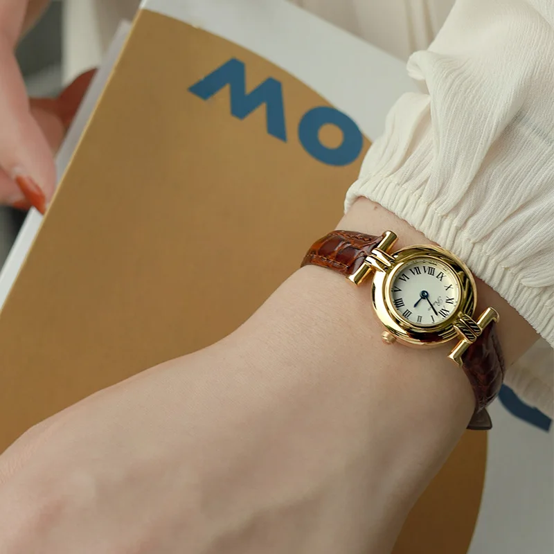 Кварцевые наручные часы