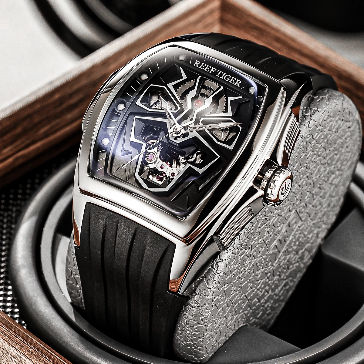 Мужские автоматические часы на циферблате Черная пантера водостойкие