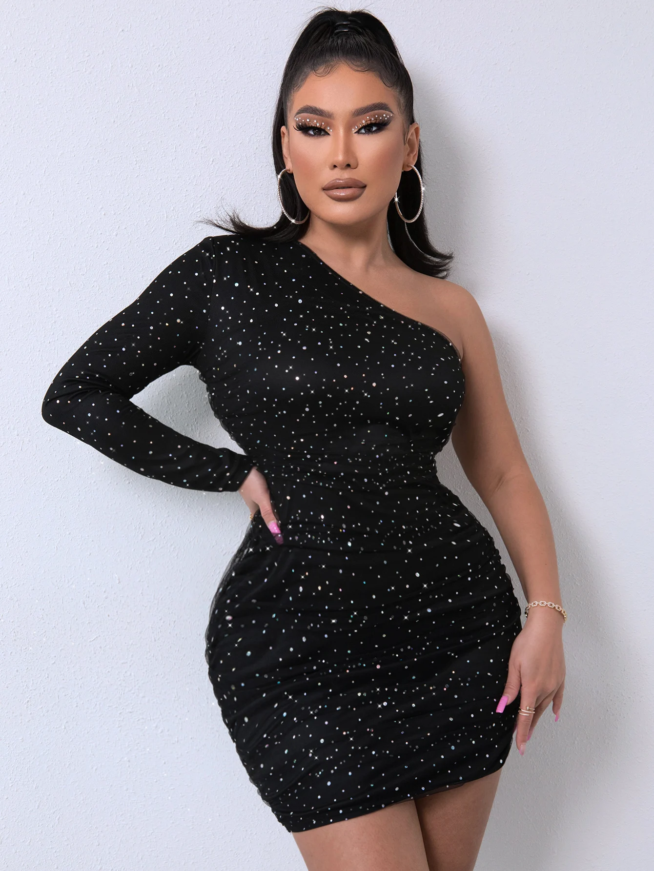 

Woman Dress Sexy One Shoulder Package Hips Ladies Sequin Glitter Club Outfits Woman Party Night Bodycon Dresses