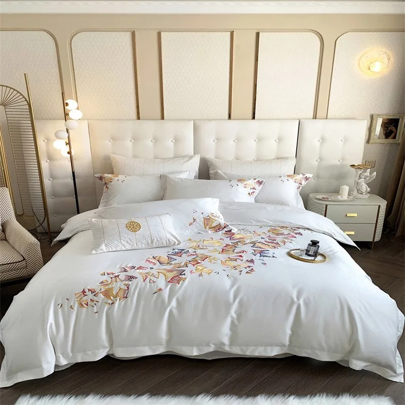 

4Pcs Luxury Geometric Shabby Chic White Duvet Cover Set Embroidery Boho Bedding Set Double Queen King size Bed Sheet Pillowcases