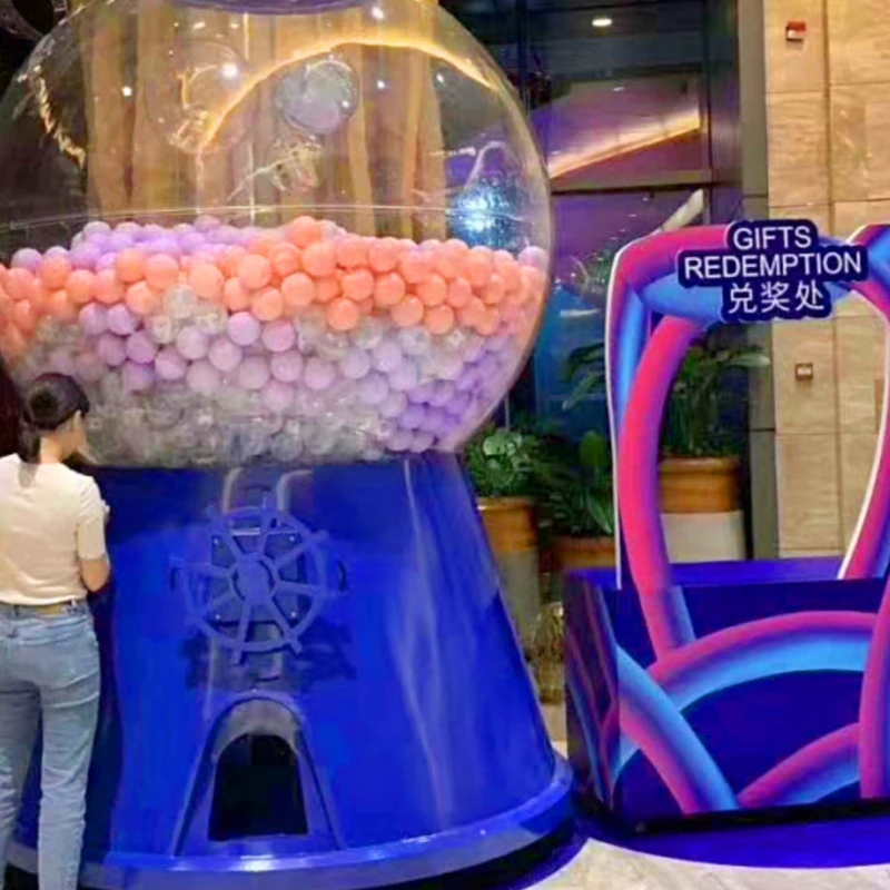 Большая пластиковая статуэтка машины для скручивания яиц