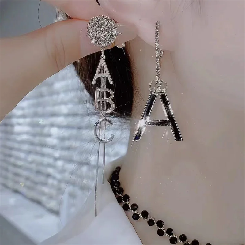 

2023 New Fashion ABC Letter Dangle Earring Korean Women's Fashion Jewelry Personality Metal Tassel Earrings Party Accessorie
