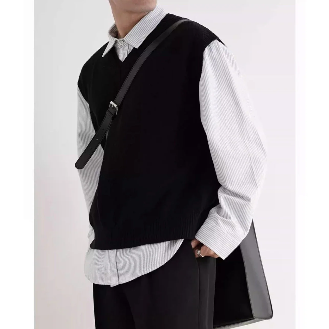 2024 ранняя осень простой черный вязаный свитер с v-образным вырезом жилет для