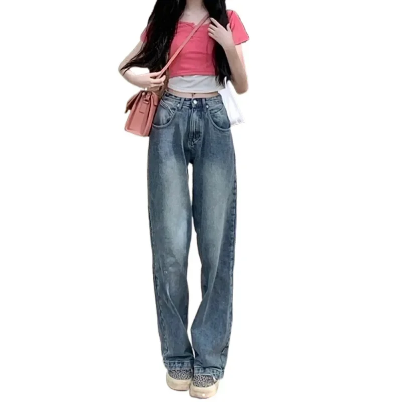 Миниатюрная женская дизайнерская нишевая укороченная футболка с короткими