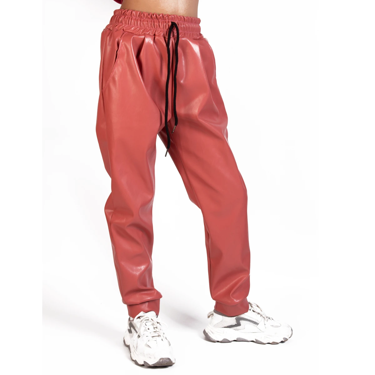 

Новинка 2023, модная детская одежда для детей и взрослых, мешковатые шаровары в стиле хип-хоп, облегающие брюки из искусственной кожи с плиссировкой спереди для танцев