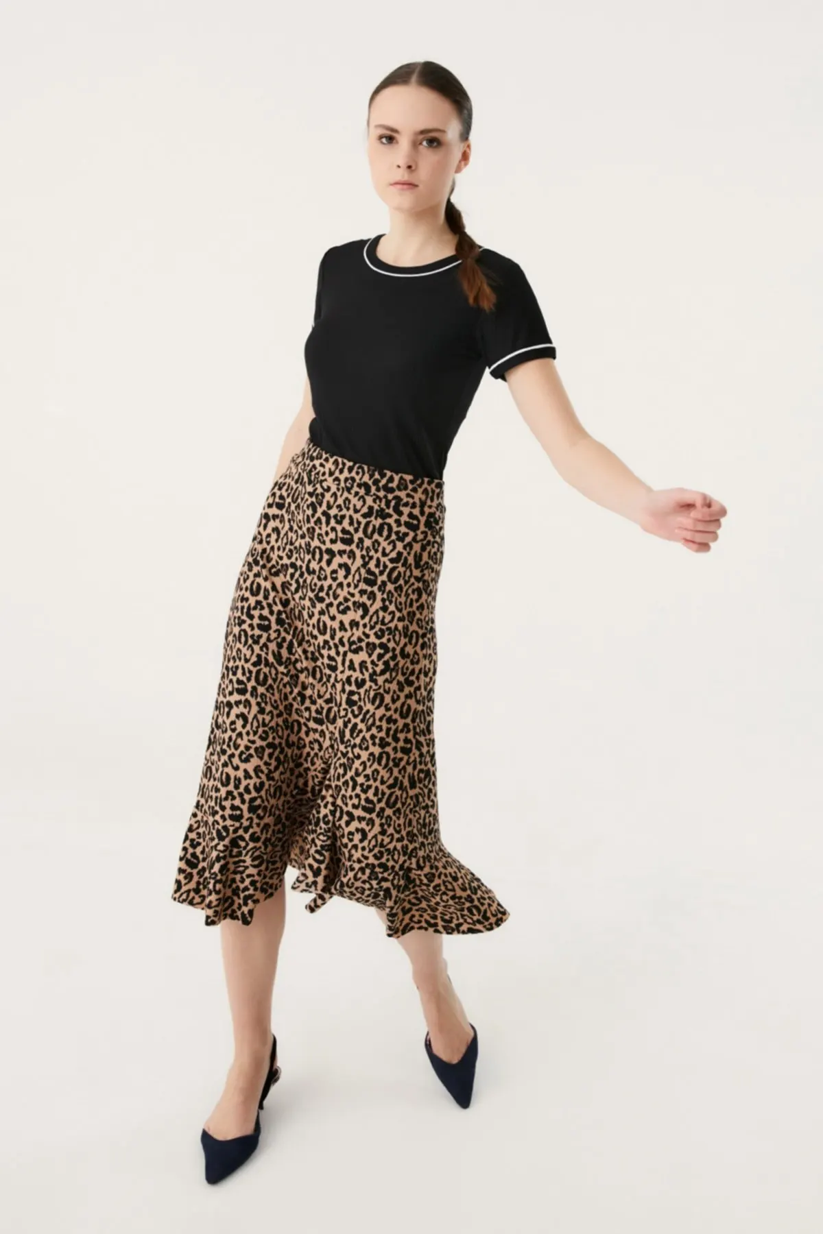 

Women's Skirt Leopard Patterned Slit Detailed Frilled Skirt Summer Fashion Casual Short Sleeve Elegant Skirt