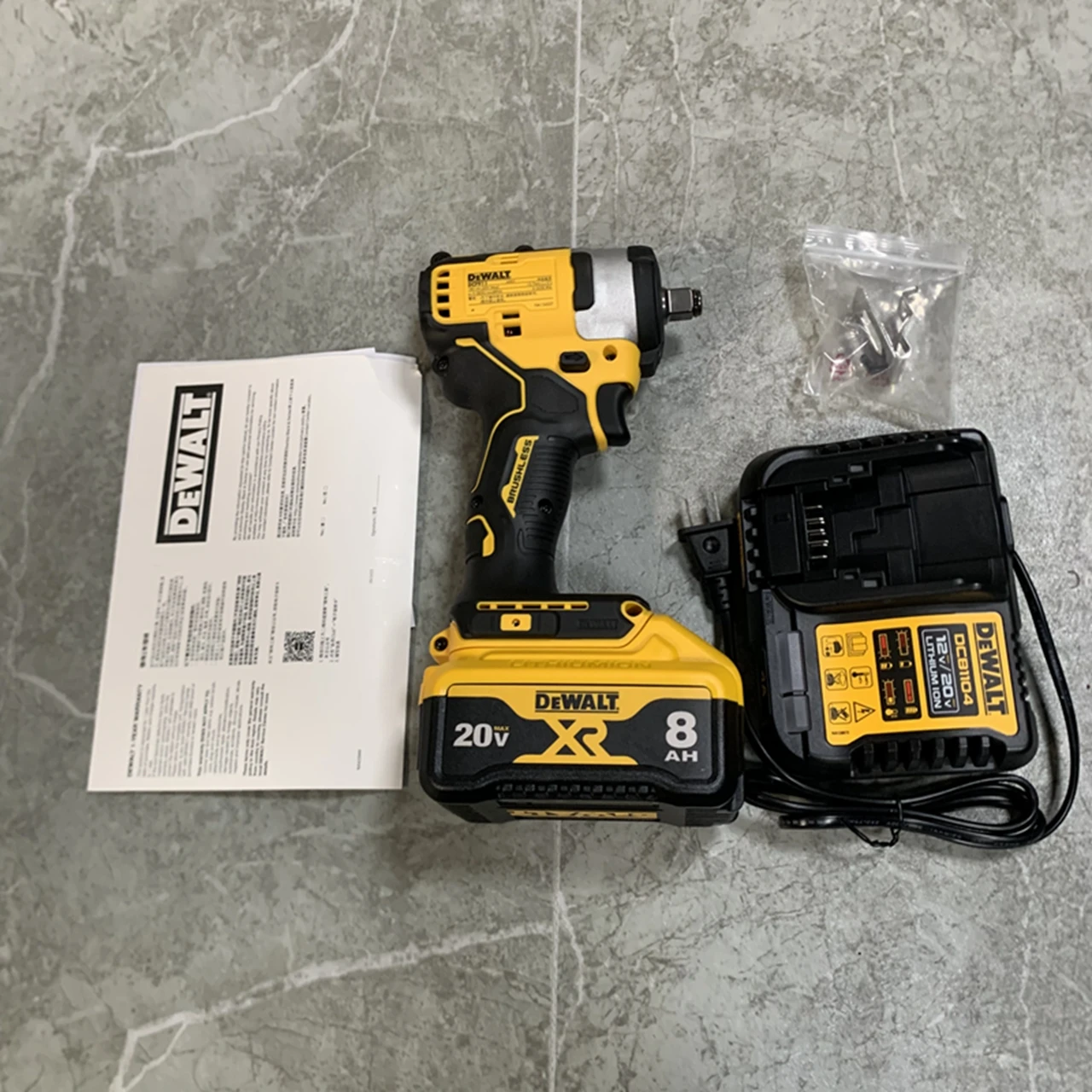 Аккумуляторный ударный гайковерт DEWALT DCF911B