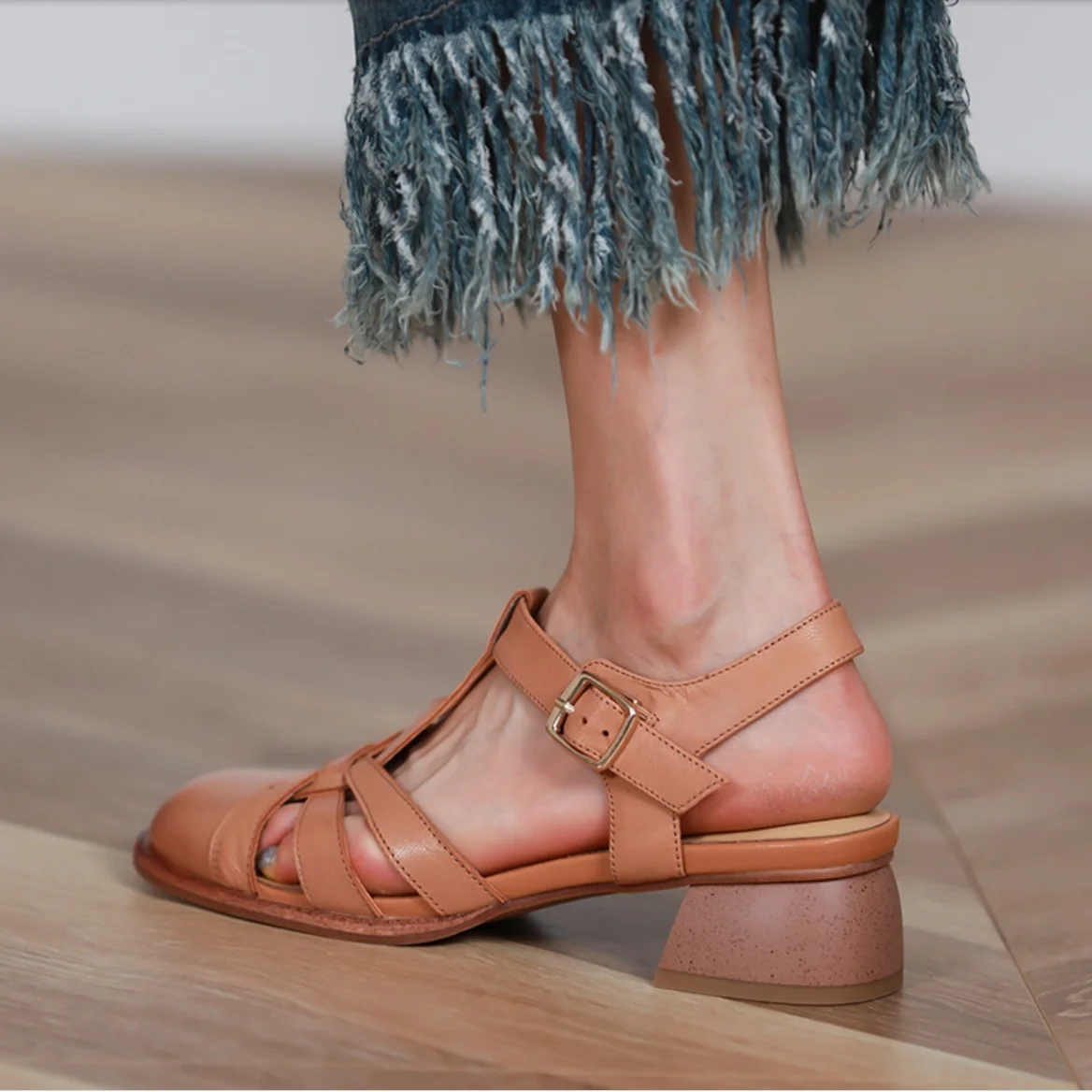 

Сандалии женские летние в римском стиле, ретро, на высоком каблуке 3,5 см, с закрытым носком, искусственная кожа телячьей кожи