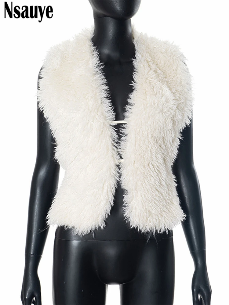 Женский жилет из искусственного меха
