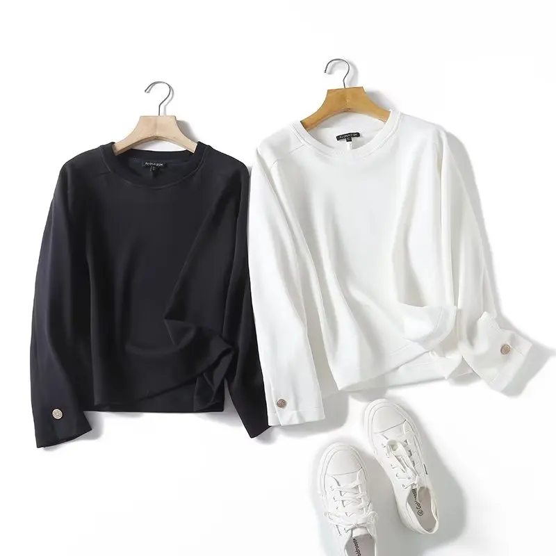 

Women's 2023 fashion two-color basic button decorative sweater retro O-neck long-sleeved female pullover chic top