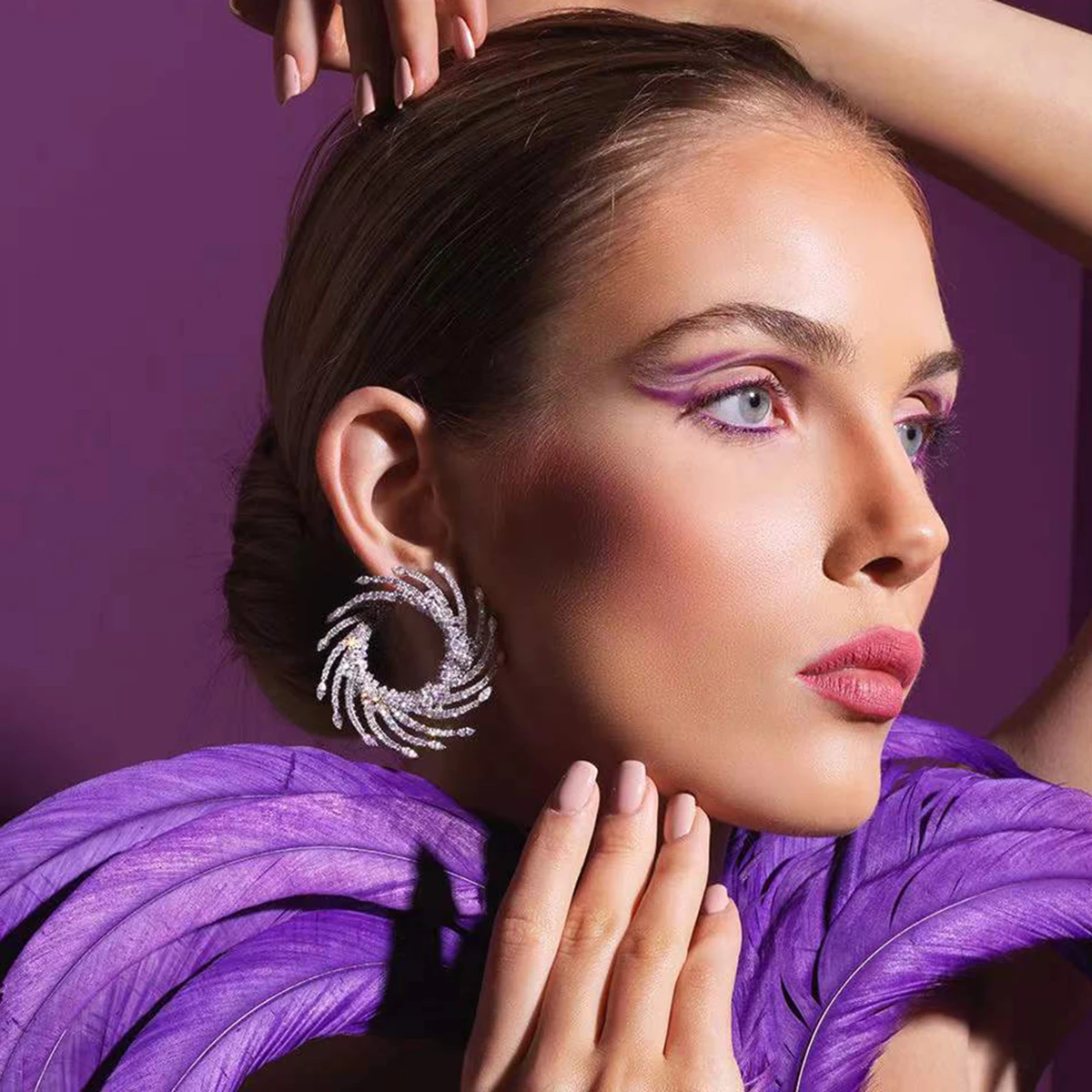 

New Trend Rhinestone Floral Dangle Earrings for Women Dinner Wedding Accessories Personality Fashion Luxury Jewelry Hot Sale