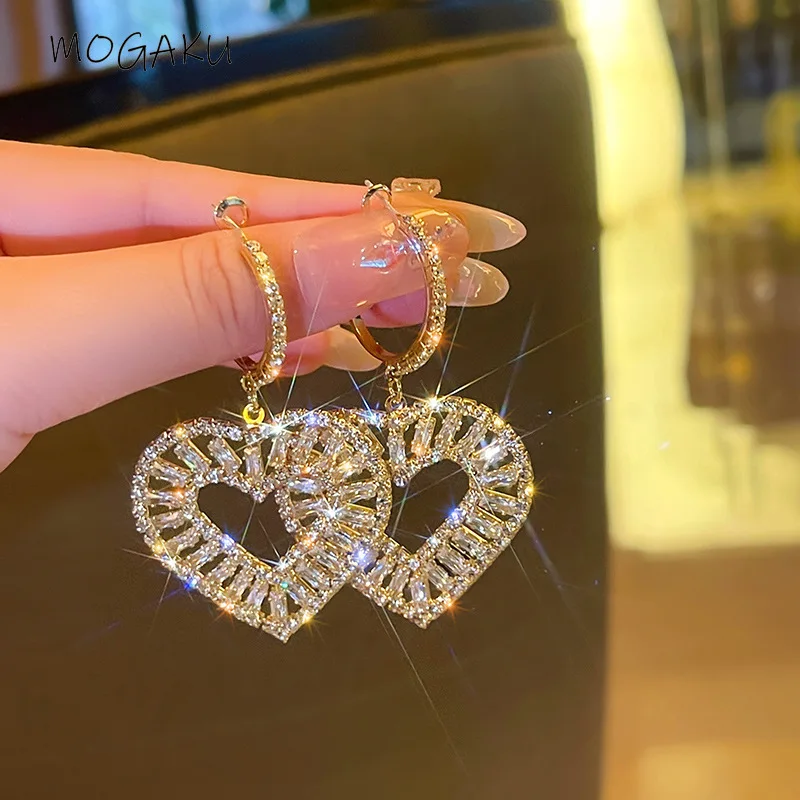 

Женские серьги-кольца с цирконом, в форме сердца