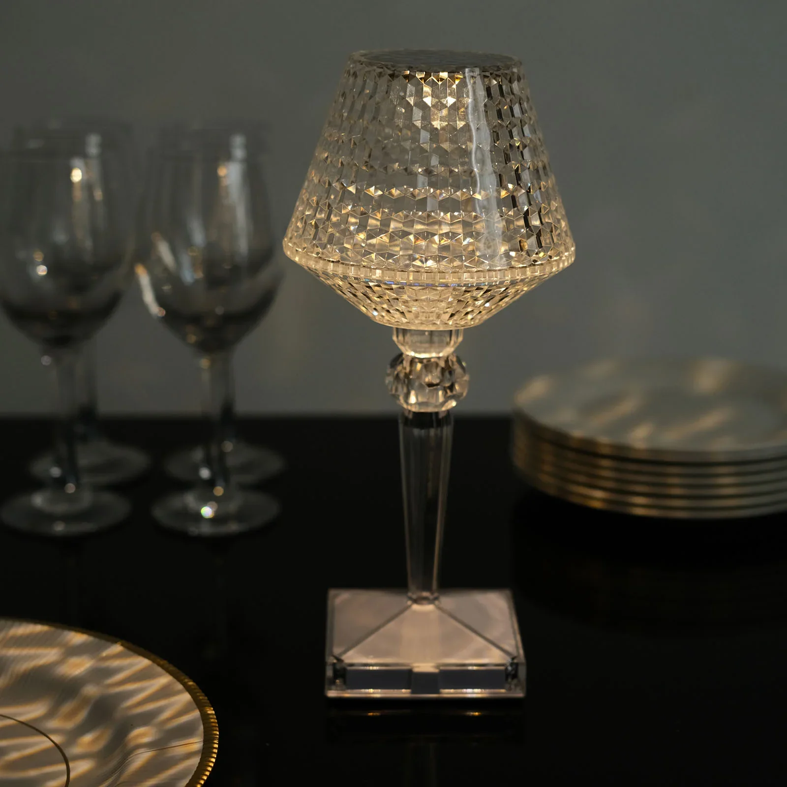 

Acrylic Crystal Cup Shape Color Changing Cordless Table Lamp Rechargeable Touch Control Accent Lamp Bedroom Restaurant Decor