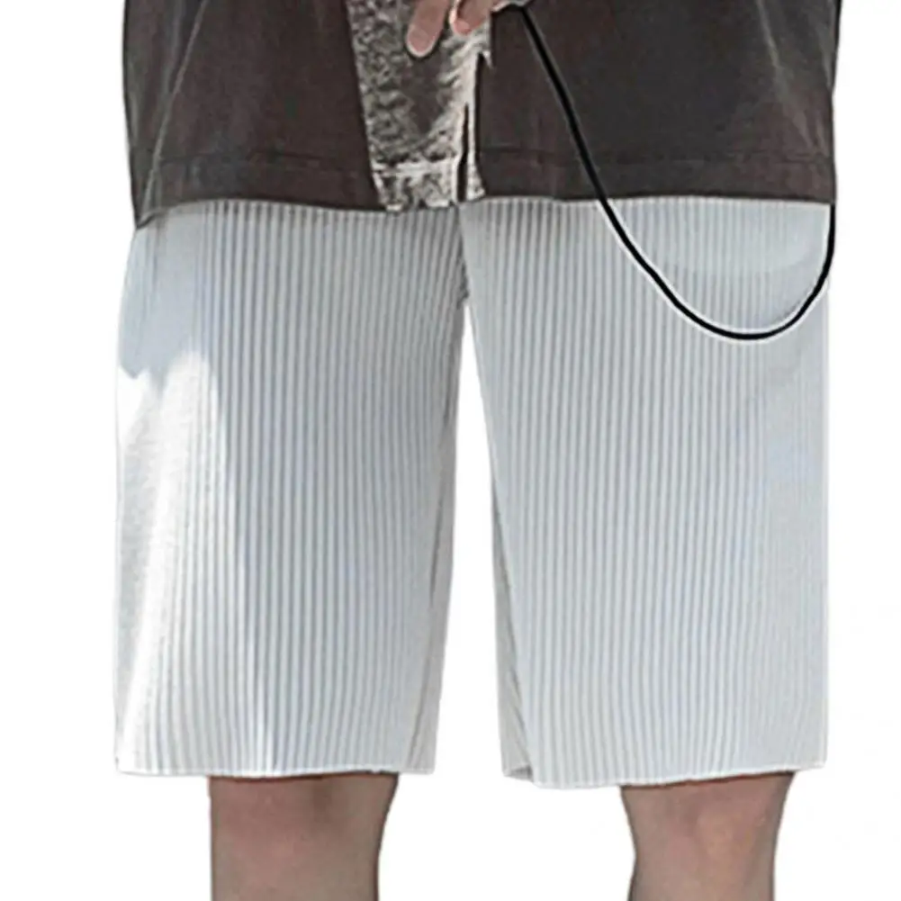 

Casual Men Shorts Streetwear Casual Shorts Solid Color Wide Leg Pleated Shorts Breathable