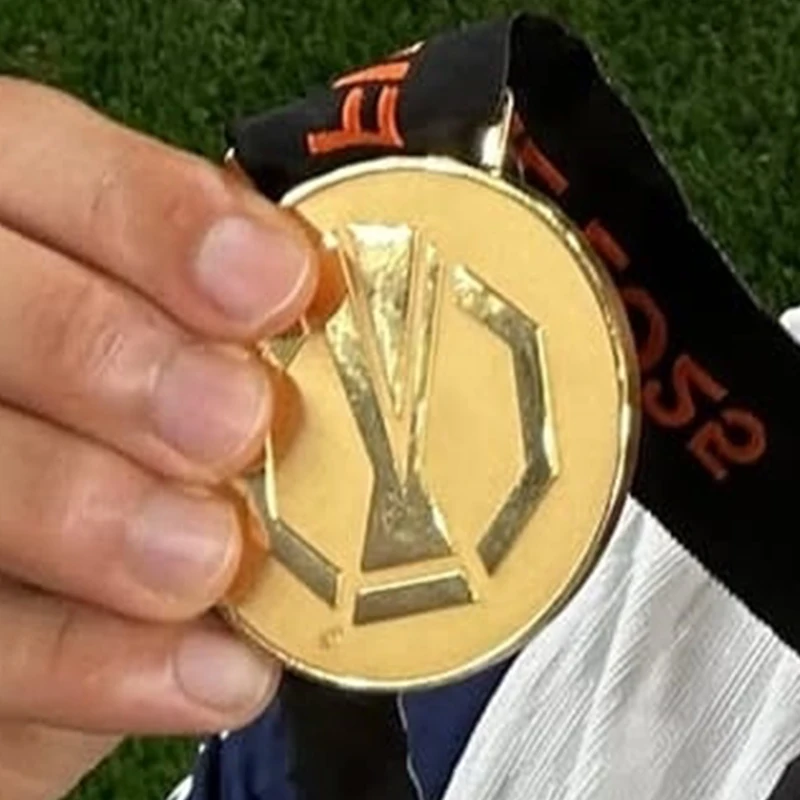 Золотая медаль Чемпиона Лиги Европы бенедикт джефф кетеян армен тайгер вудс инстинкт чемпиона