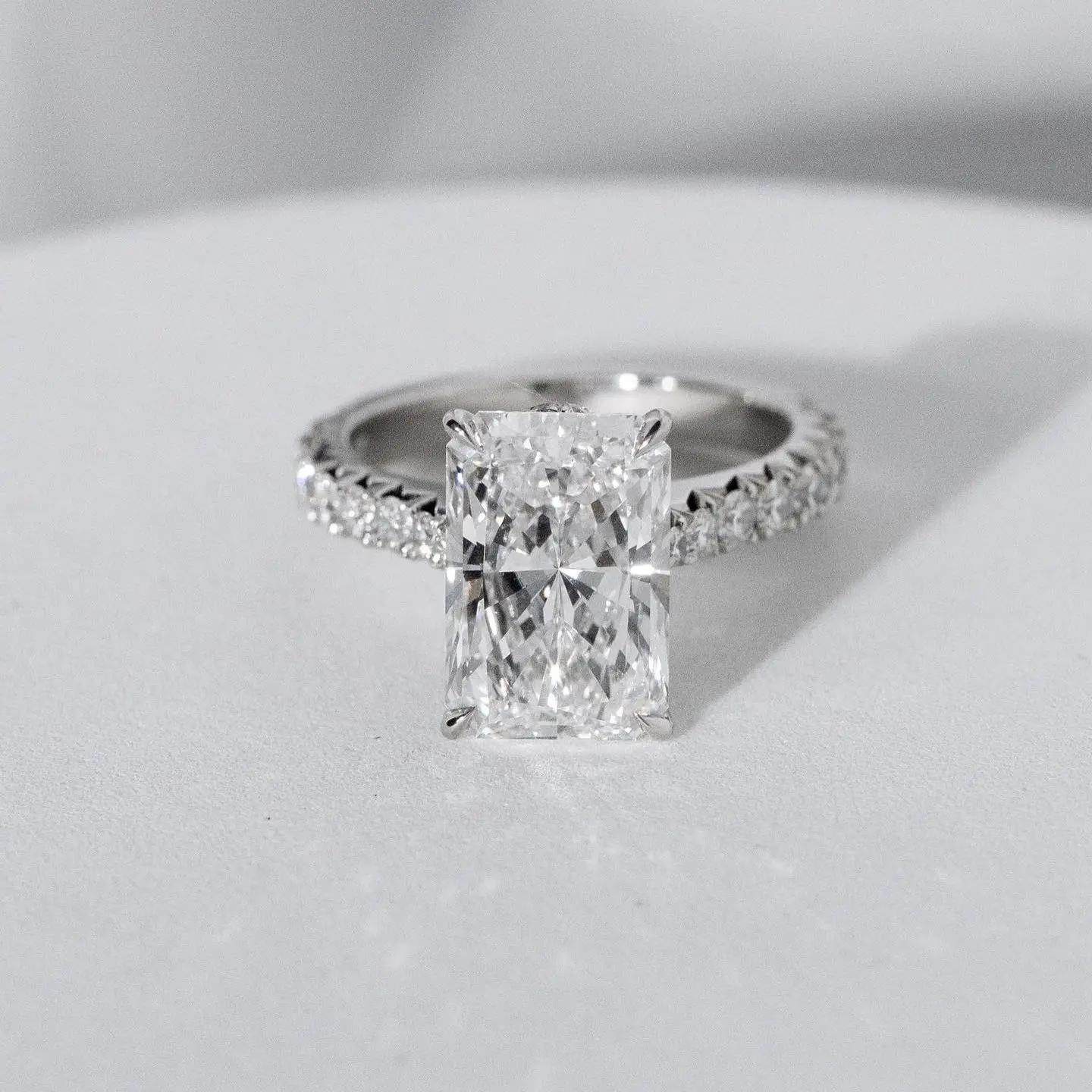 JOVOVASMILE Moissanite Engagement Ring 4 Carat Radiant Cut 18k White Gold Jewelry For Woman Wedding Gift lover