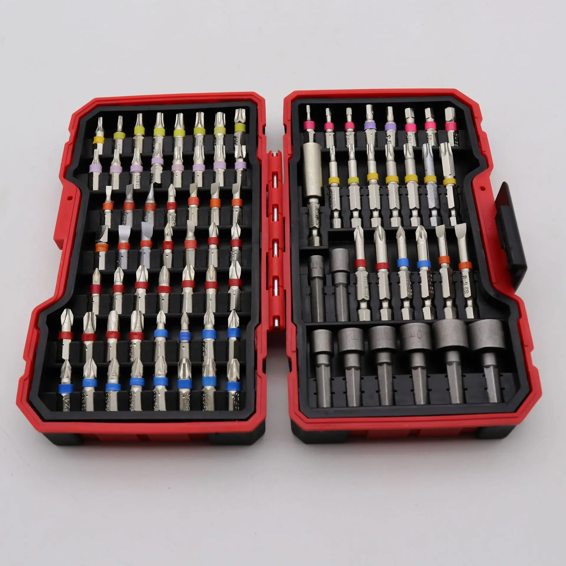 

Беспроводной шуруповерт из 83 предметов S2