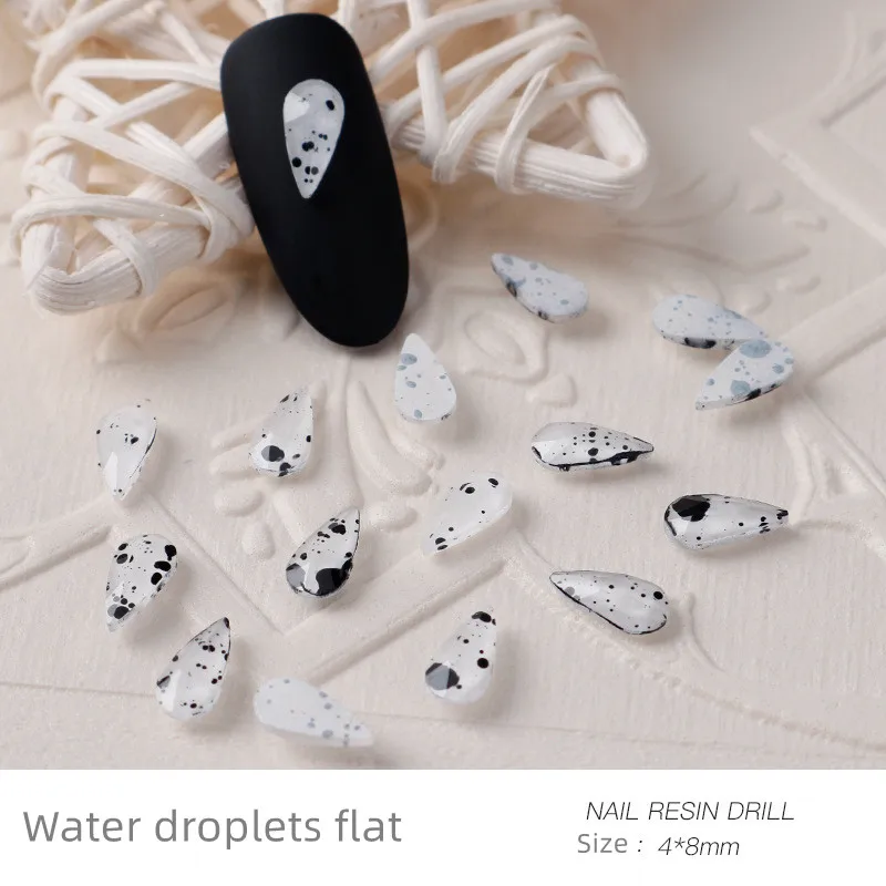 

Free Shipping the Latest Black and White Flat-bottomed Special-shaped Diamond Nail Bag Bag Garment Garment Jewelry