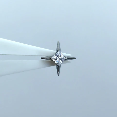 MDNEN Титановые серьги-топы четыре острые звезды 16г