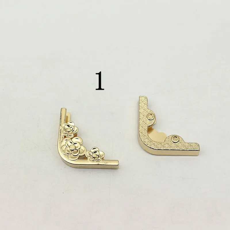 20pcs 35X46mm Floral Bag Corner Protector Metal Buckles for Books Photo Menus Corners Clip Hook DIY Luggage Hardware Accessory